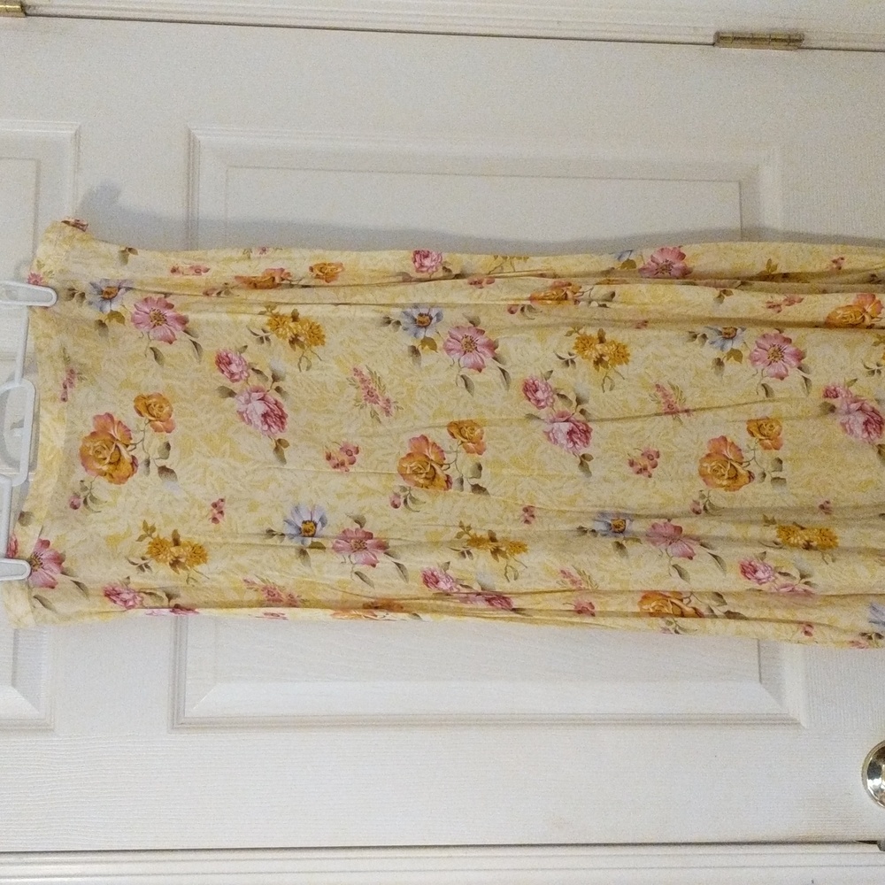 Avon style floral skirt, size 1X